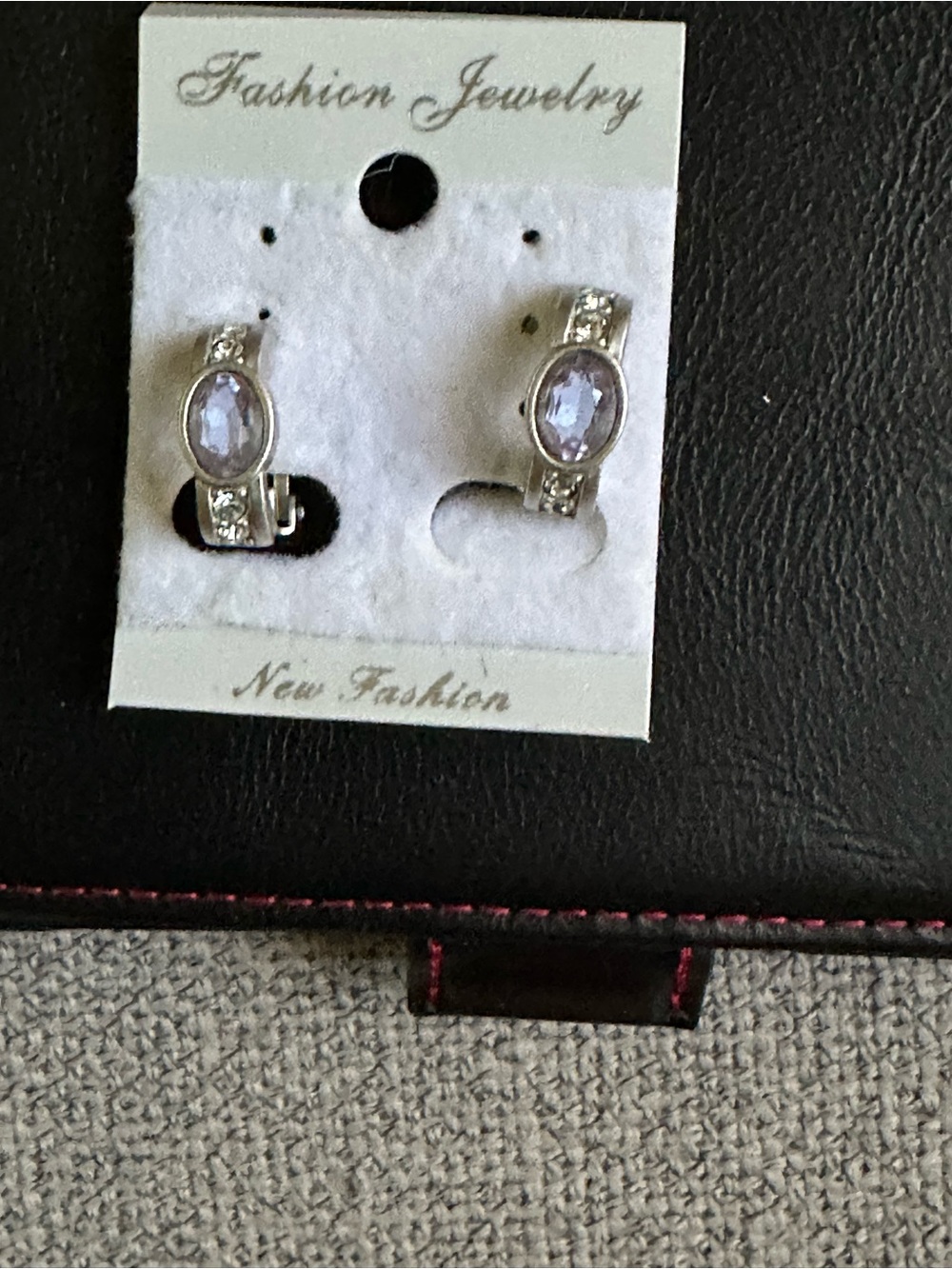 Fashion Jewelry Silver-Tone Earrings with Light Purple Stones Swarovski